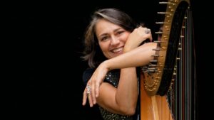 Cecilia Chailly , arpista, compositrice, cantante e scrittrice italiana